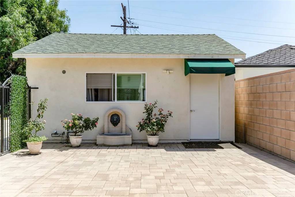 Glendale, CA 91208,1748 Opechee Way