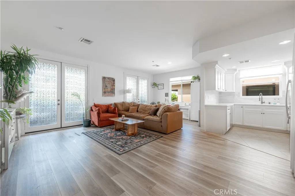 Pasadena, CA 91103,1448 N Fair Oaks Avenue #207