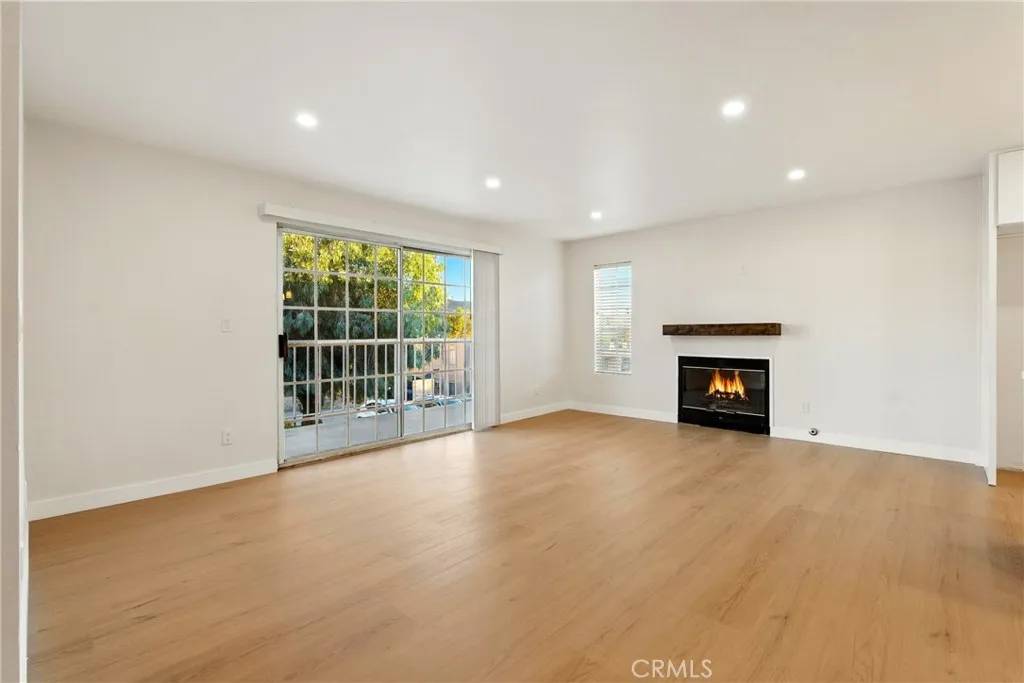 Tujunga, CA 91042,10433 Plainview Avenue #4