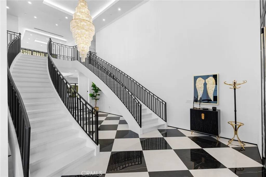 Burbank, CA 91504,3032 Amigos Drive