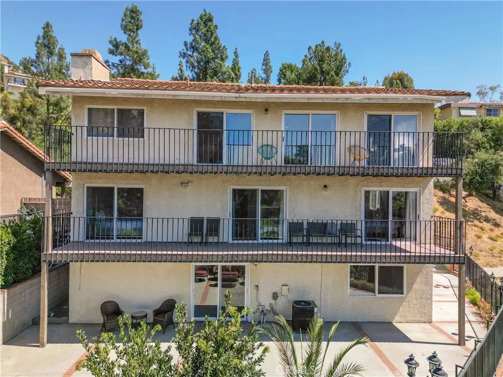 Burbank, CA 91501,1218 E Tujunga Avenue