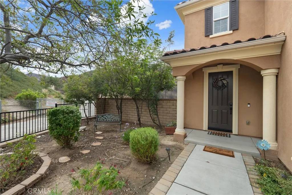 Saugus, CA 91350,19802 Holly Drive