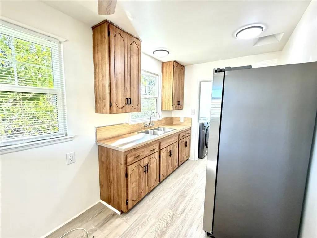 North Hollywood, CA 91605,7625 Bellaire Avenue