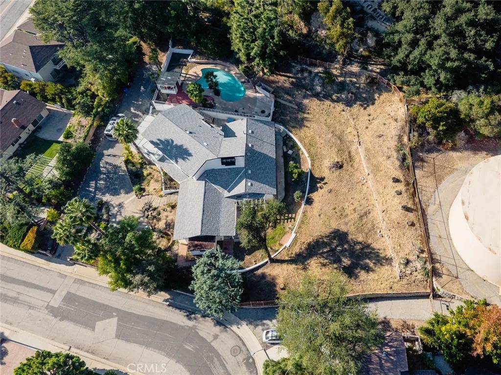 La Crescenta, CA 91214,2829 Willowhaven