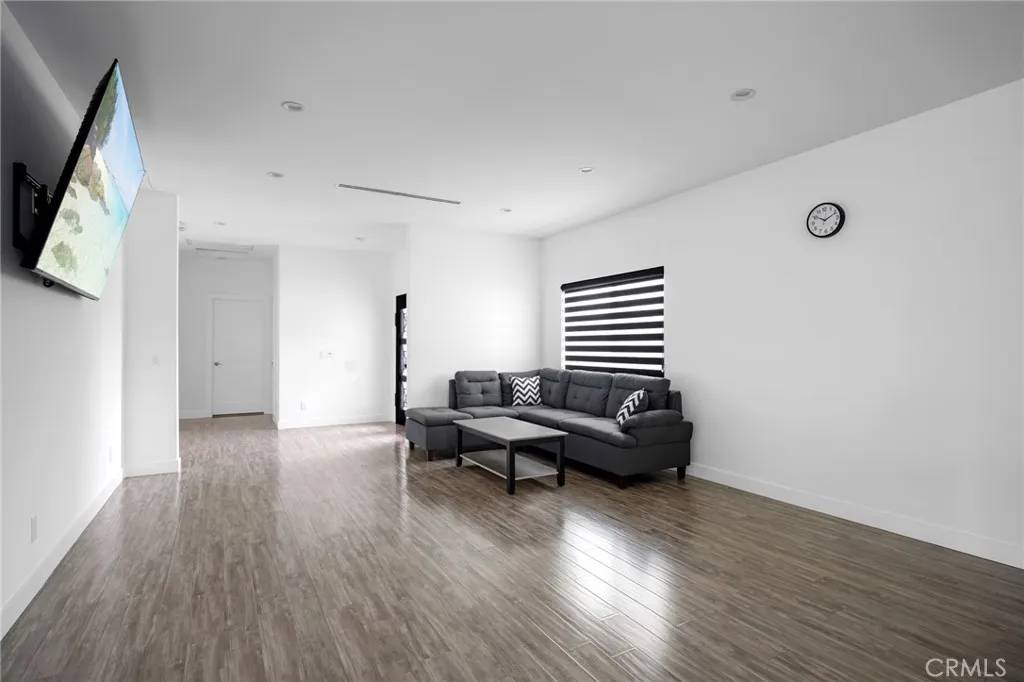 North Hollywood, CA 91605,13311 Wixom