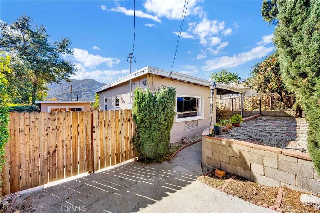 La Crescenta, CA 91214,3740 4th