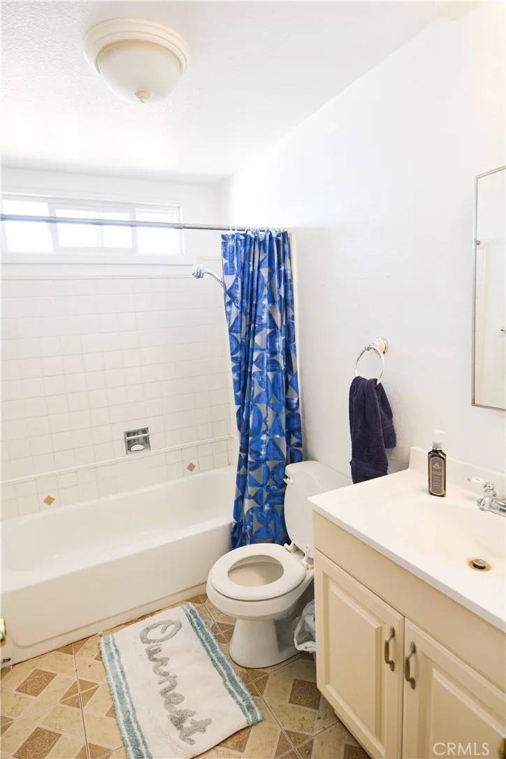 Altadena, CA 91001,242 Acacia Street