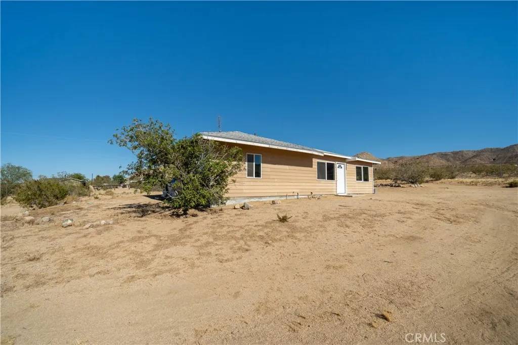 Johnson Valley, CA 92285,50471 Cholla Road