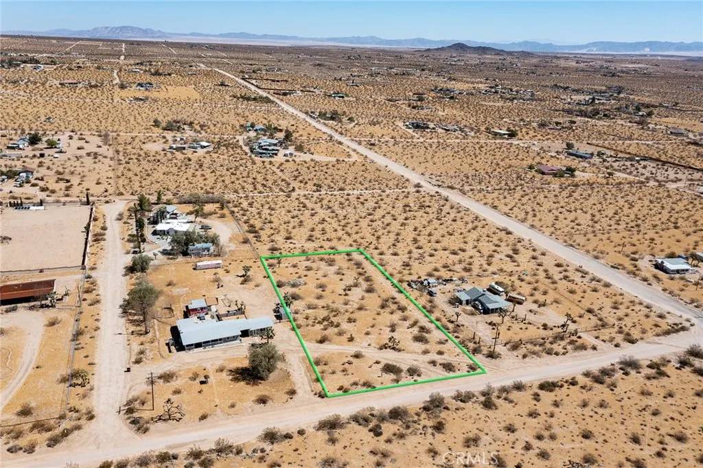 Joshua Tree, CA 92252,62044 Golden