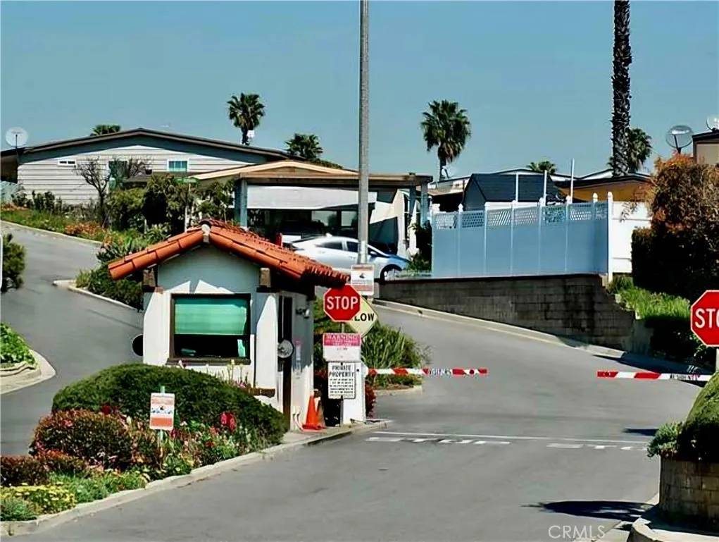 Compton, CA 90220,2601 E Victoria #377