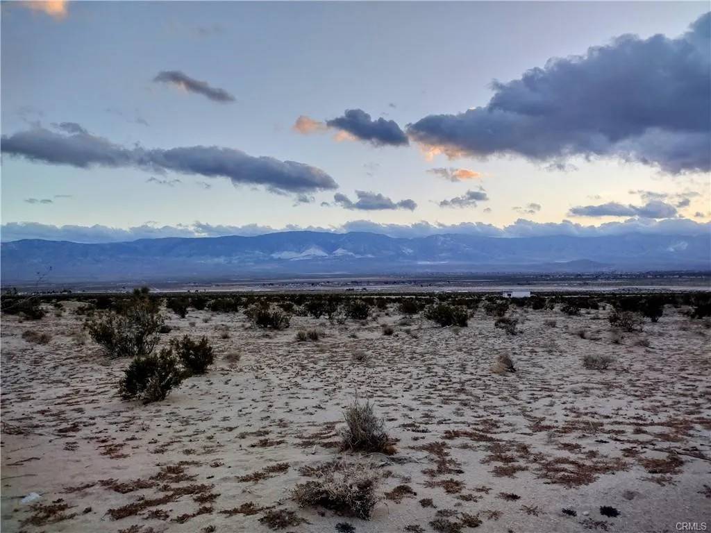 Lucerne Valley, CA 92356,0 Comet