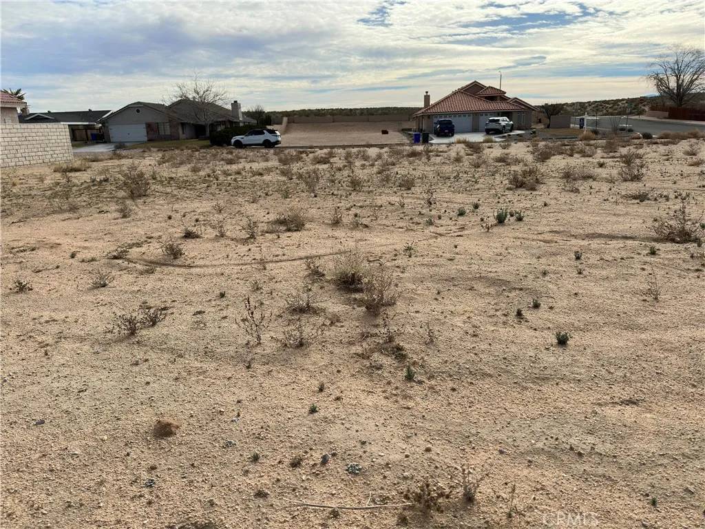 Helendale, CA 92342,14018 Topmast