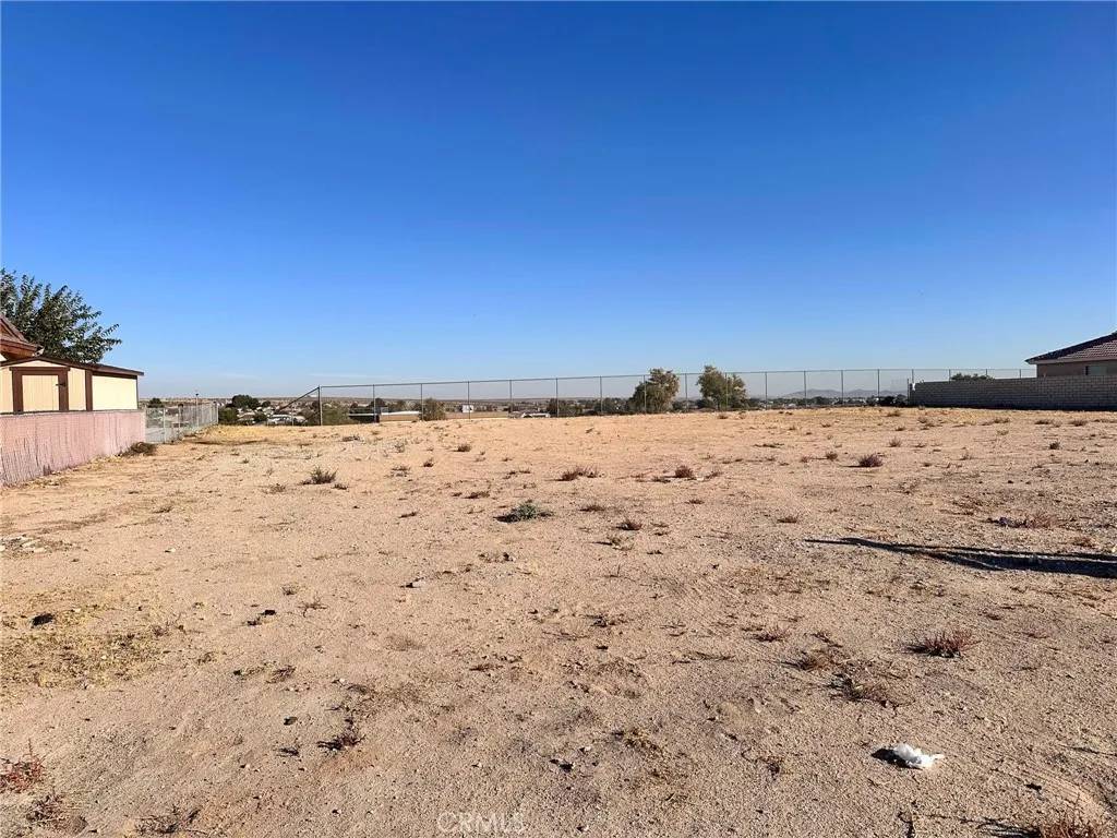 Helendale, CA 92342,14008 Topmast