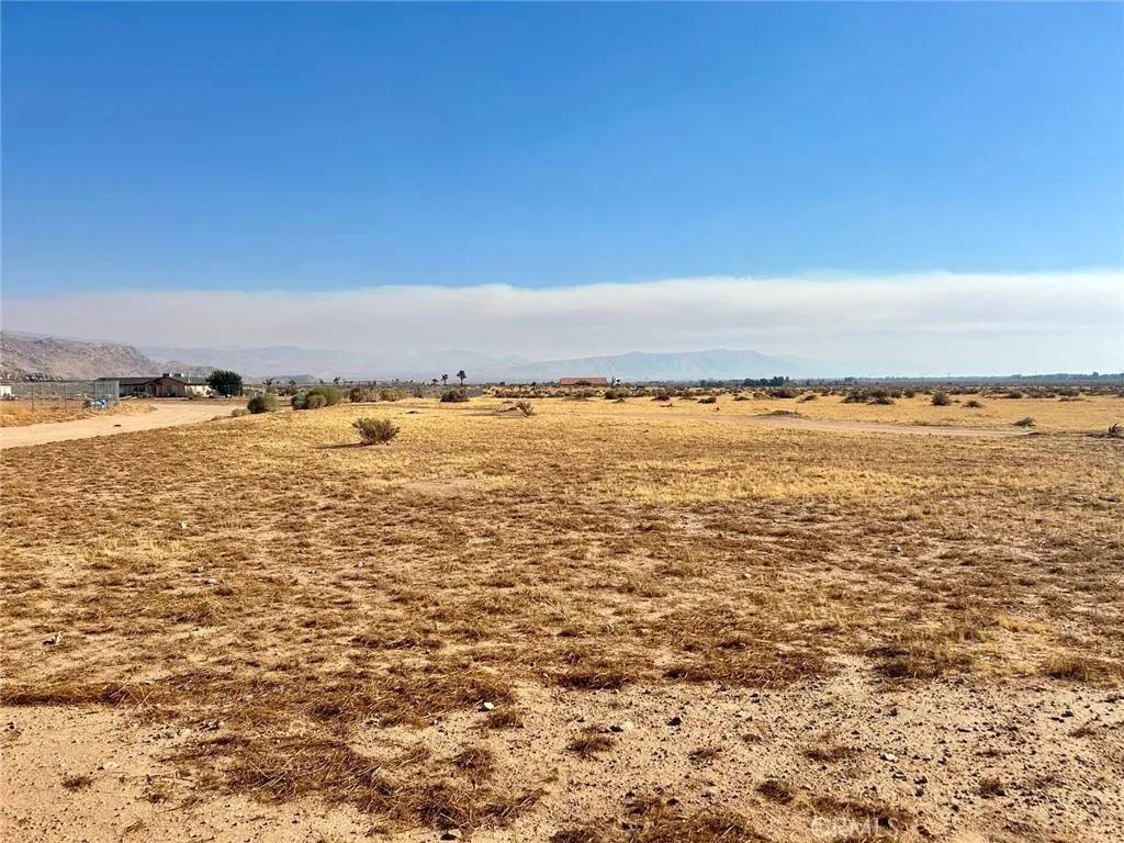 Victorville, CA 92395,15048 Loves