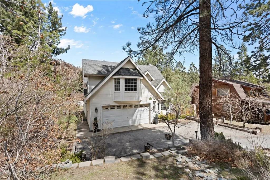 Wrightwood, CA 92397,786 Lark Road