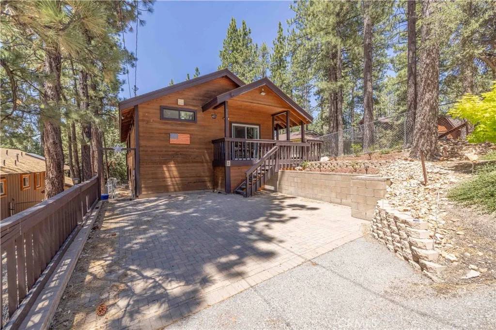 Big Bear City, CA 92314,313 Sugarloaf Boulevard