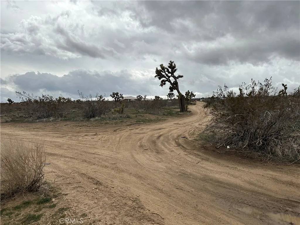 Phelan, CA 92371,17 Smith