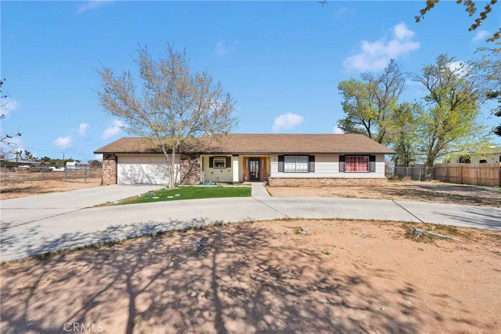 Apple Valley, CA 92307,14230 Kiowa Road