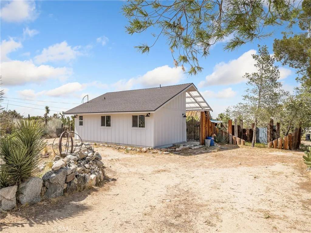 Pinon Hills, CA 92372,524 Smoke Tree Road