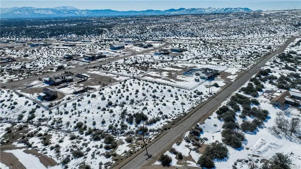 Phelan, CA 92371,7922 Merrick