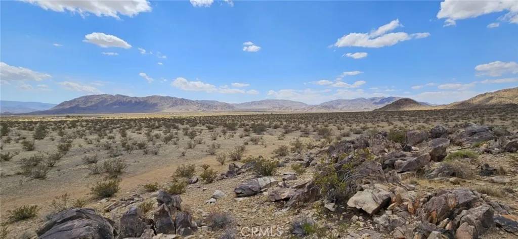 Lucerne Valley, CA 92356,800 Monolith