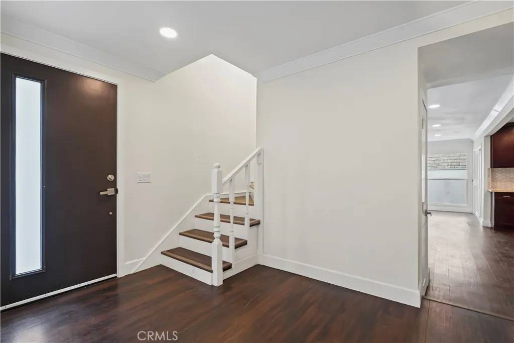 Chatsworth, CA 91311,22100 Acorn St Street