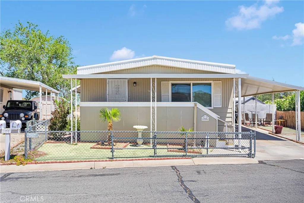 Victorville, CA 92395,13393 Mariposa #255