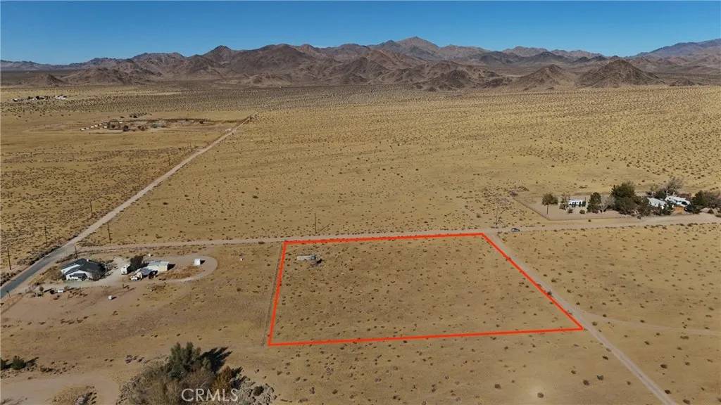 Lucerne Valley, CA 92356,713 Waalew