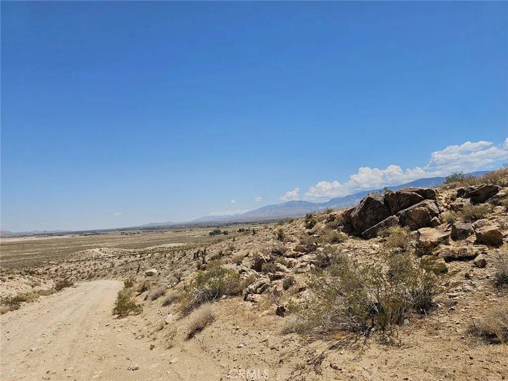 Lucerne Valley, CA 92356,404 Gobar Rd.