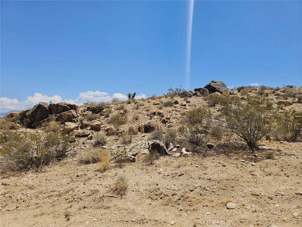 Lucerne Valley, CA 92356,404 Gobar Rd.