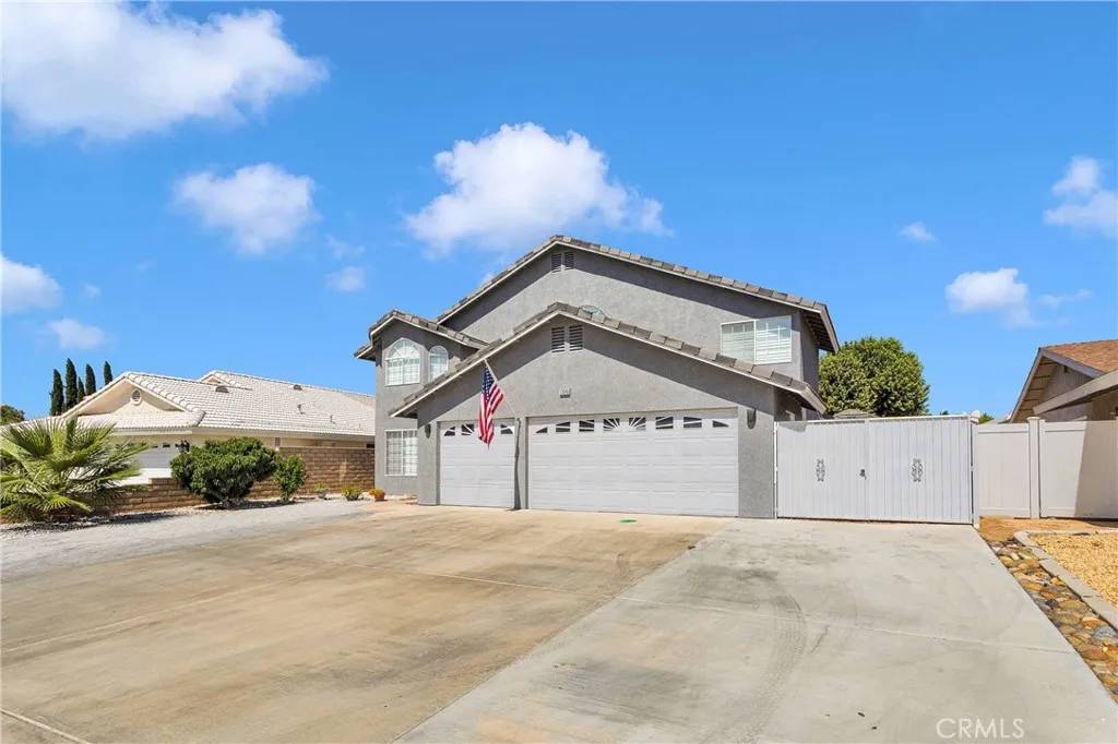 Victorville, CA 92395,13046 Bermuda Dunes Drive