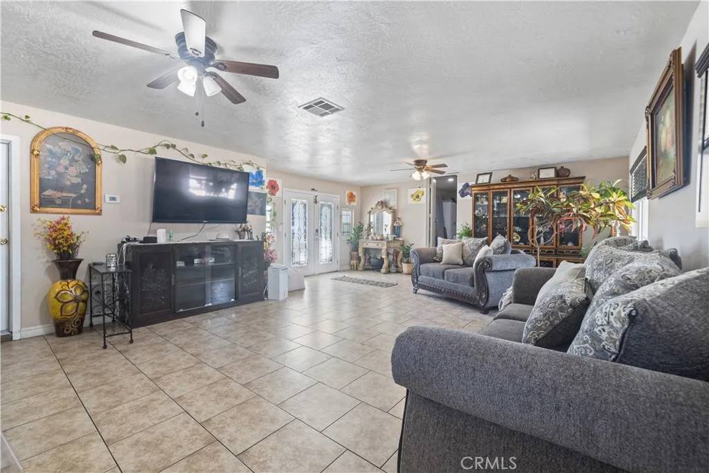 Hesperia, CA 92345,10070 Pyrite Avenue