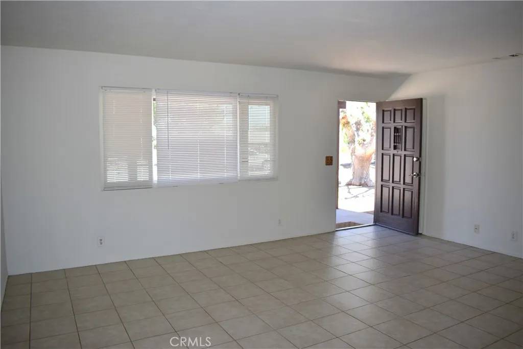 Hesperia, CA 92345,18107 Sycamore Street