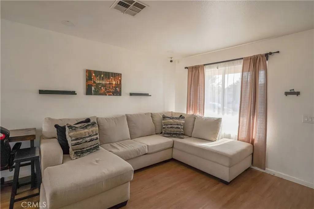 Adelanto, CA 92301,15413 Kearny Drive