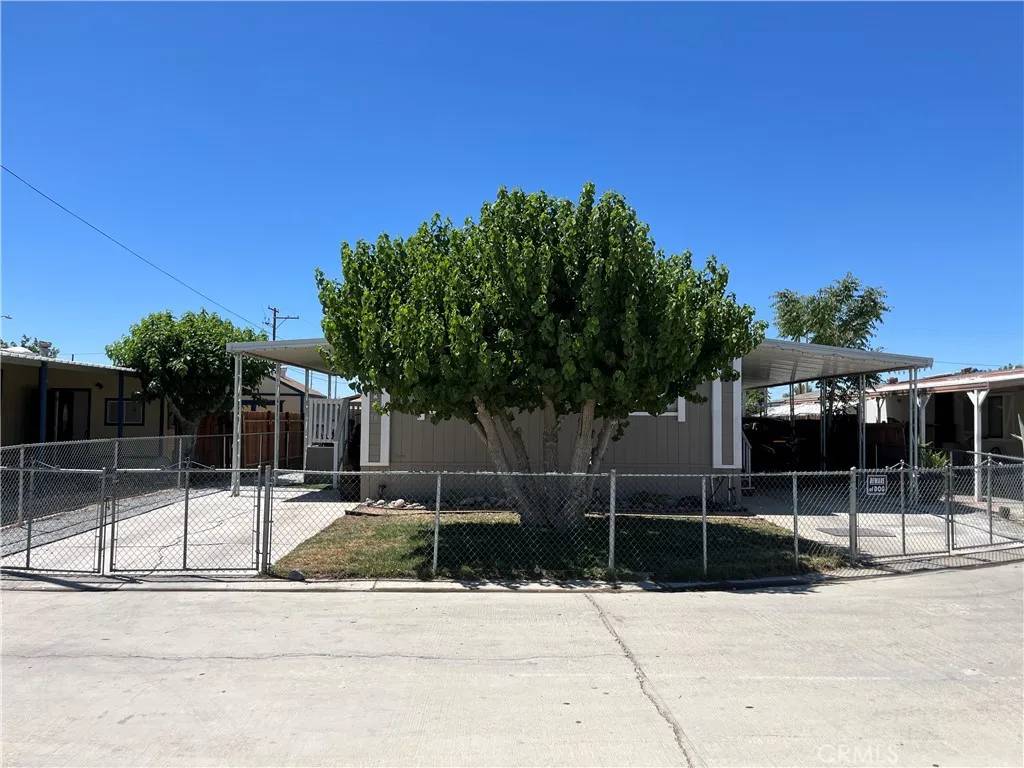Adelanto, CA 92301,11420 Lee #18