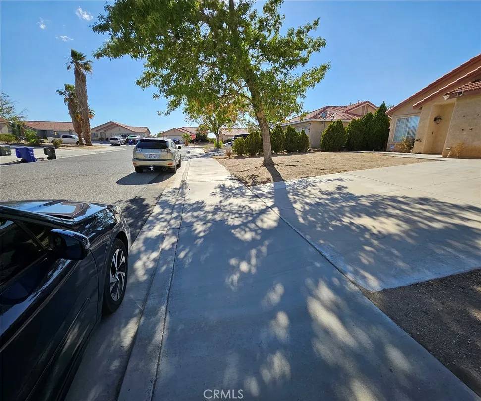 Adelanto, CA 92301,10966 Willow Lane