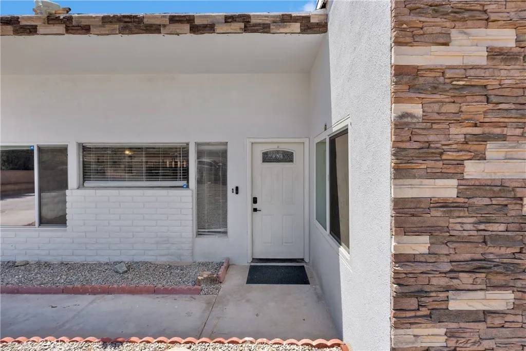 Apple Valley, CA 92307,23859 South Road