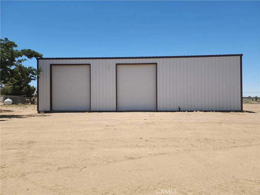 Phelan, CA 92371,9191 White Road