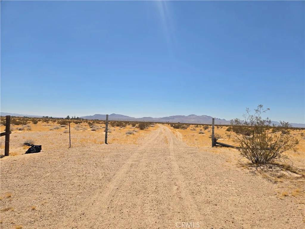 Newberry Springs, CA 92365,0 Harvard Rd 0539-102-53
