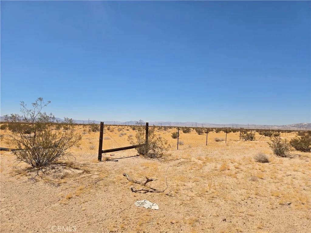 Newberry Springs, CA 92365,0 Harvard Rd 0539-102-53
