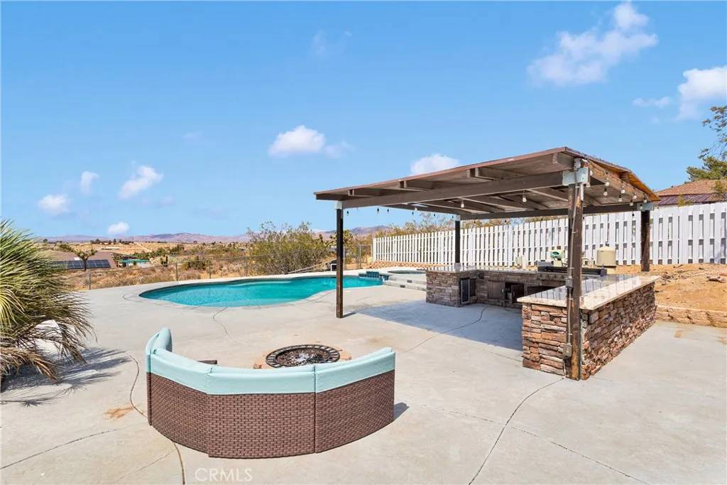 Apple Valley, CA 92308,22752 Roundup Way