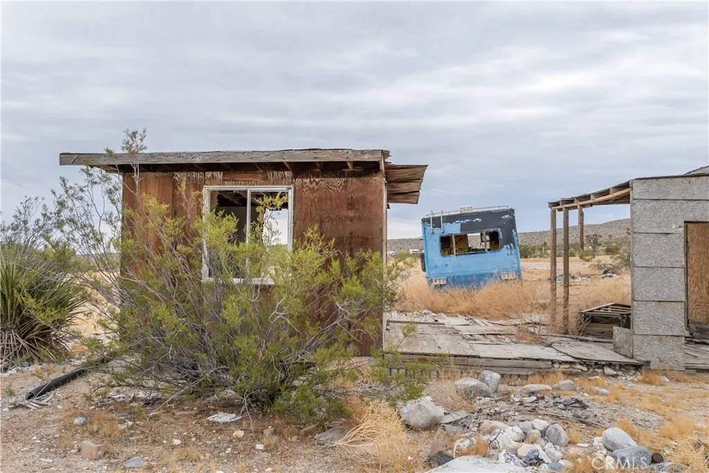 Lucerne Valley, CA 92356,37050 Cheshire