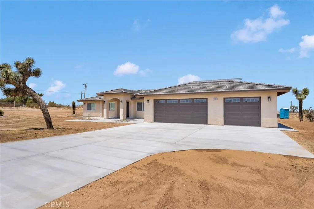 Phelan, CA 92371,8966 Sunset Road