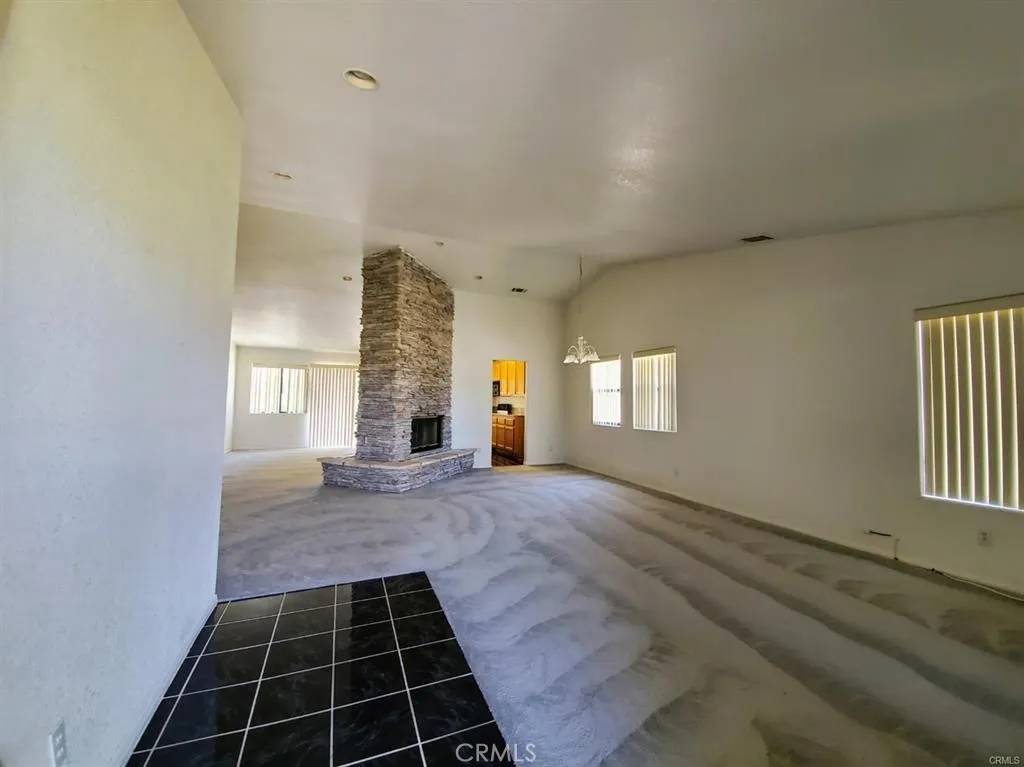 Helendale, CA 92342,27805 Hummingbird Lane