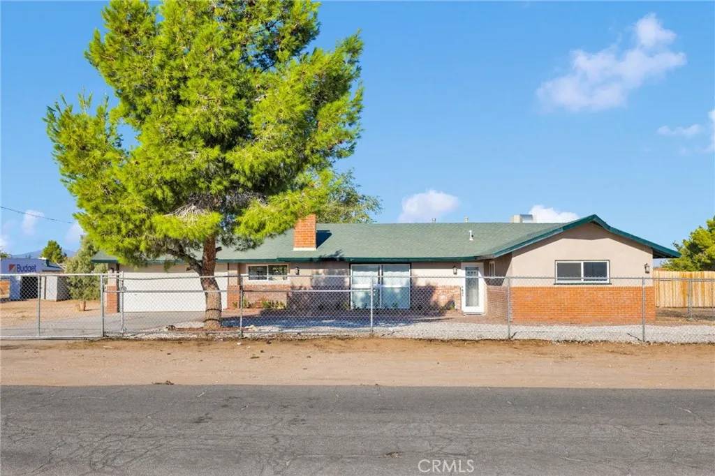 Apple Valley, CA 92308,12416 Tonikan Road