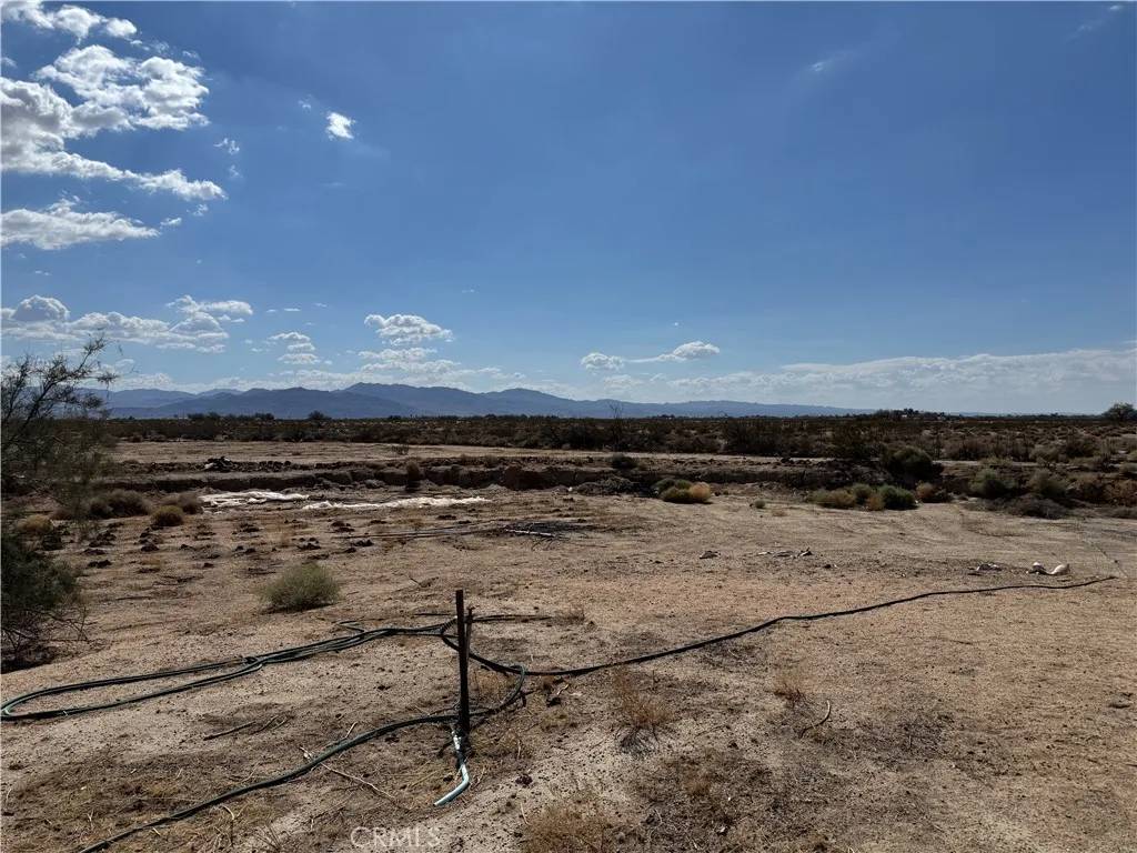 Newberry Springs, CA 92365,48077 Palma Vista