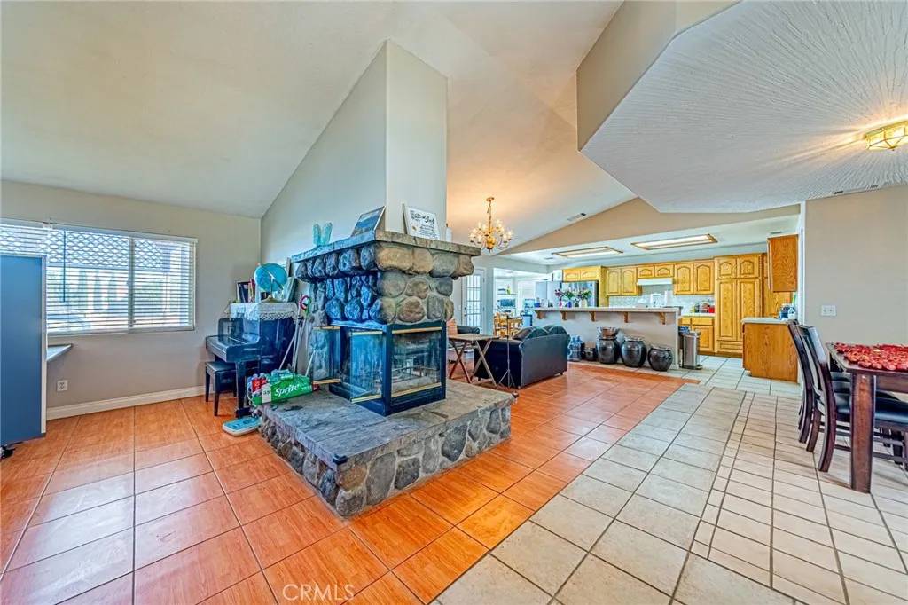 Oak Hills, CA 92344,9922 Phelan Road