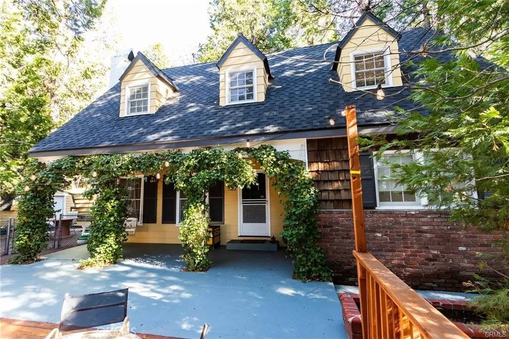 Lake Arrowhead, CA 92352,222 Holiday Drive