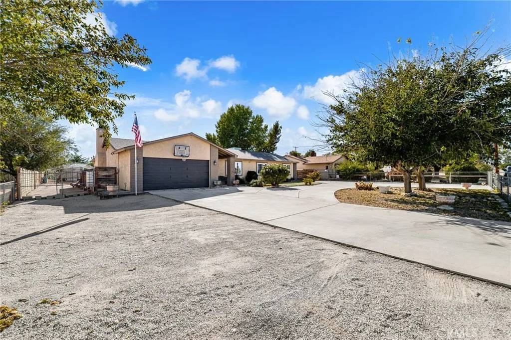 Hesperia, CA 92345,18073 Westlawn