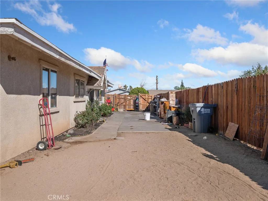 Hesperia, CA 92345,16003 Chestnut Street